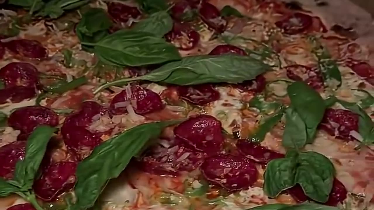 My honest review of apparently the best pizza in New York City! #Pizza ##NYC #Foodie #Shorts