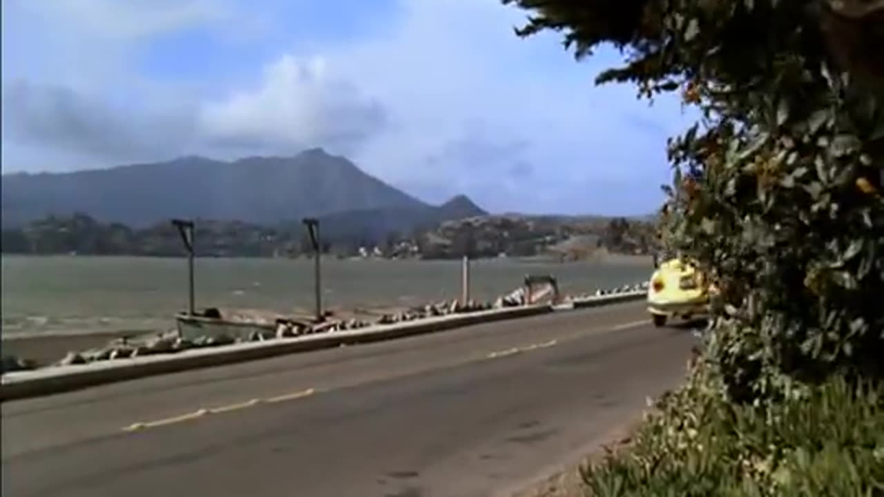 foul play movie scene