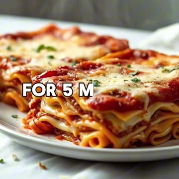 SOGGY LASAGNA? (THE NO-NOODLE HACK!) 🚫🍝💡