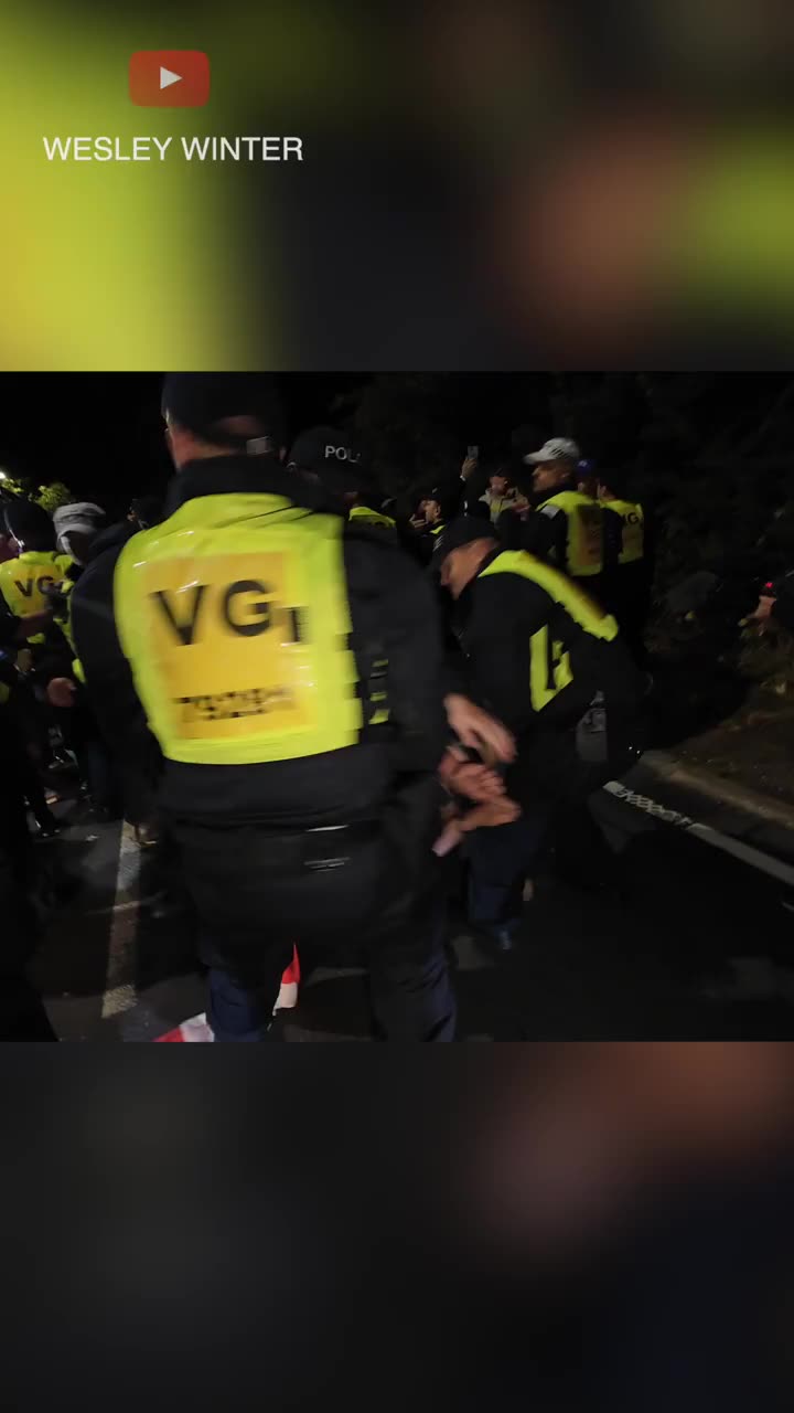 Protests outside the Delta Hotel in Cheshunt and the Bell Hotel in Epping tonight