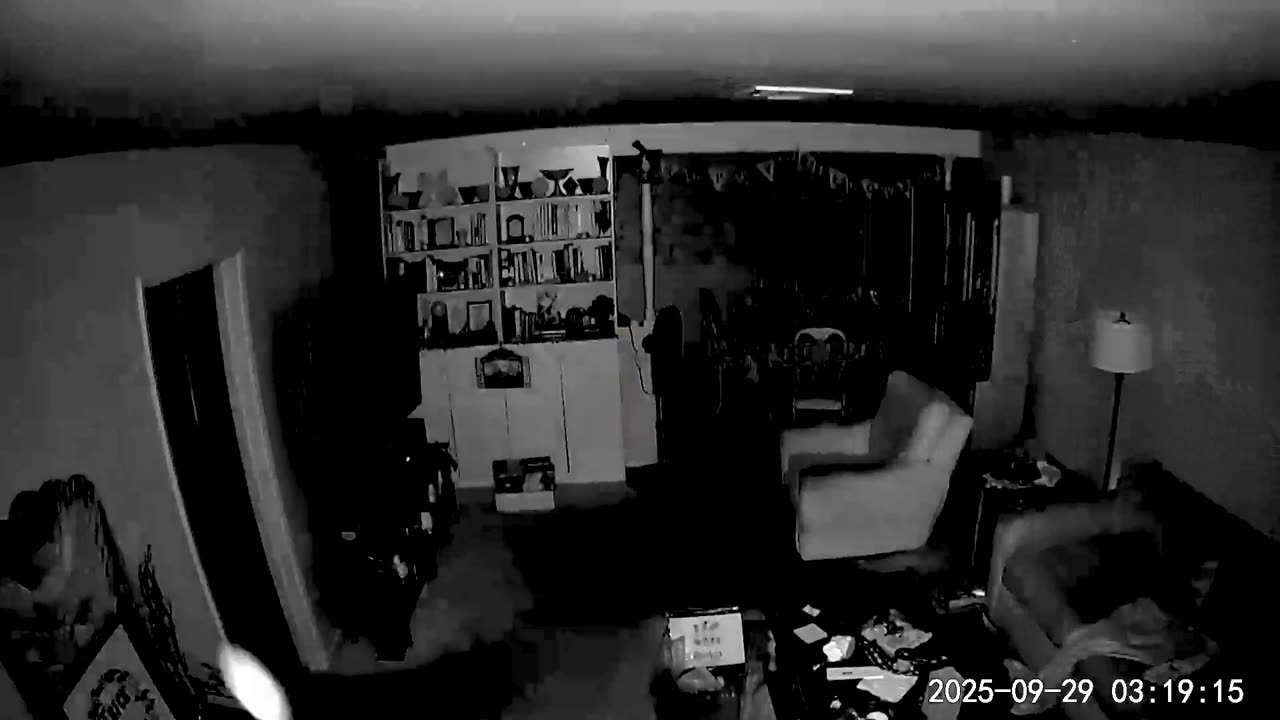 🚨👻 Strange Events Leading to a Possible Sighting | TheHauntingHour