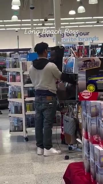 Democrat Policies Make Dindu Loot Department Store In Broad Daylight