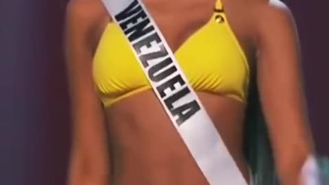 Miss Universe 2018 2nd runner-up sthefany guttiers swimming suit