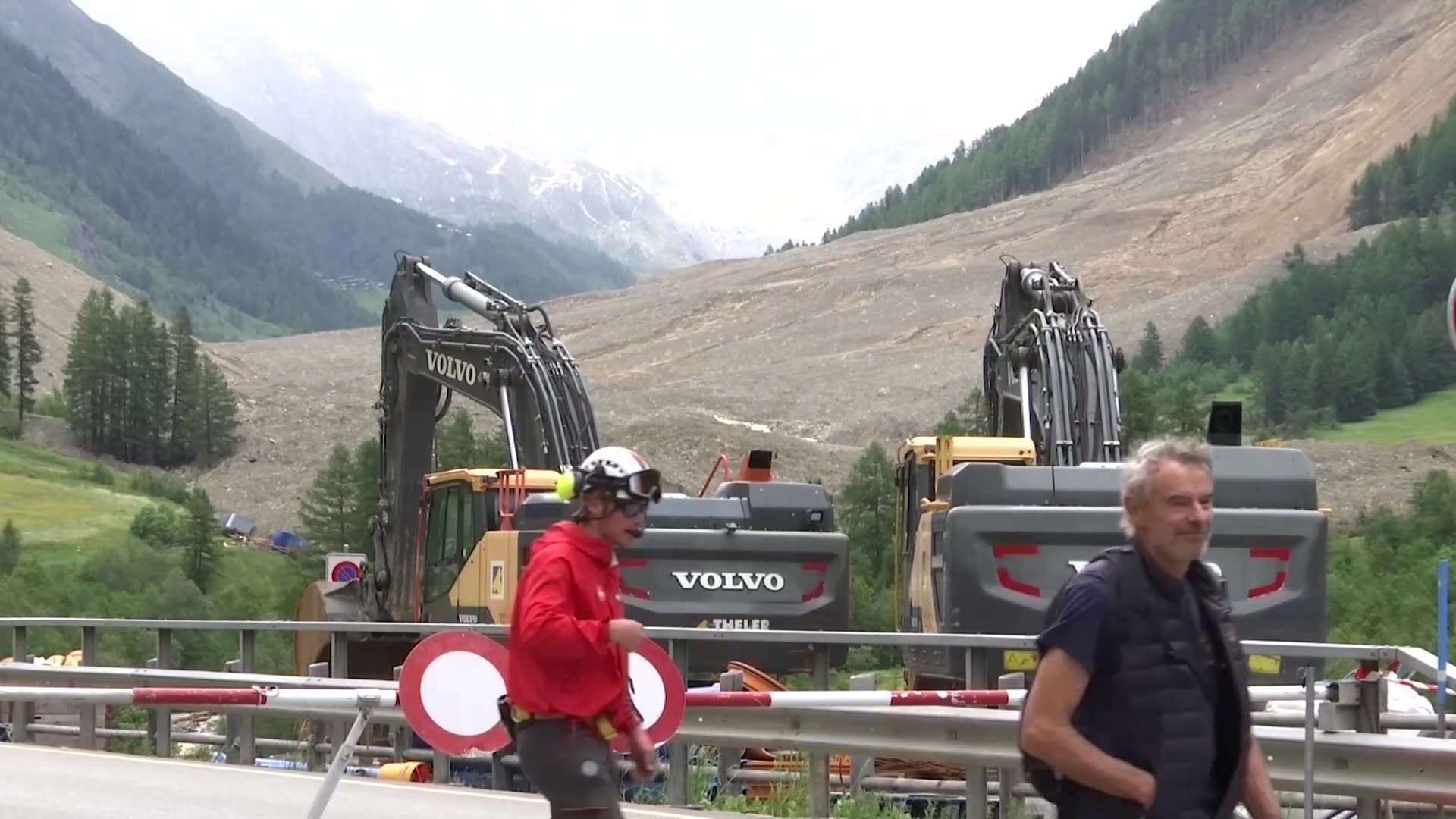 Rescue mission resumes after glacier destroys Swiss village