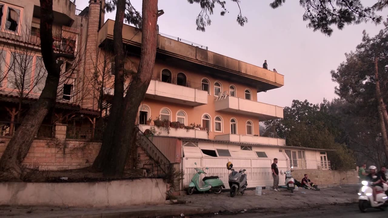 Wildfires in northwestern Turkey destroy houses, prompt evacuations