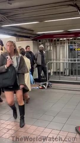 Another random attack on a woman in the New York City subway