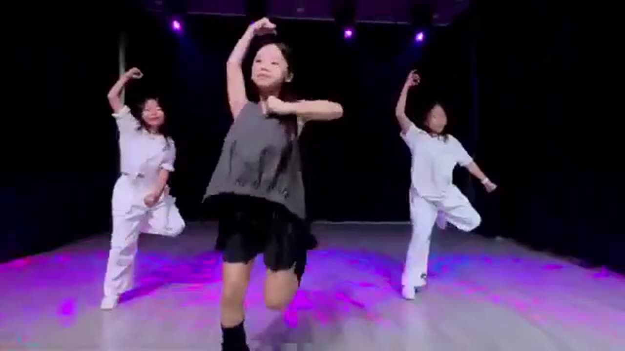 Sona Kitna Sona Hai- Dance-Dj