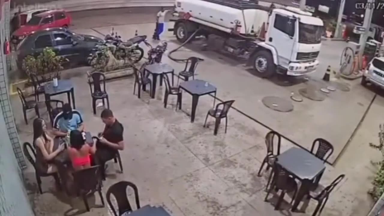 Shame it didn’t go boom (1)