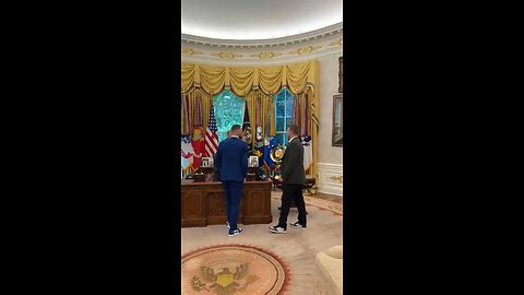 President @realDonaldTrump welcomes the Boston Red Sox to the Oval Office 🇺🇸