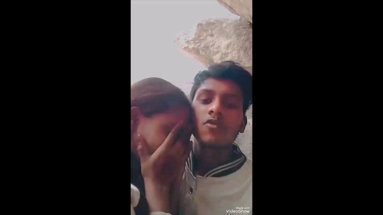 Logon Ke Love Story Dekhkar Dil Tut Jata Hai😢😂