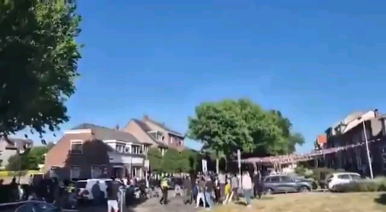 Local Youths protected a Church from Anti-Israel Protesters👏🇮🇱💯