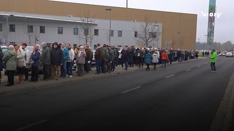 Hungarian PM's anti-war pre-election rally met with enthusiasm in Gyor