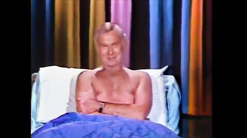 Johnny Carson Gives Monologue from in Bed #tonightshow #johnnycarson