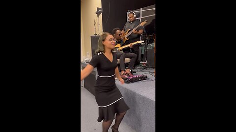 Every band needs a good cheerleader 💃🏽🎸🎼🎶🎵hype lady!! Kayla