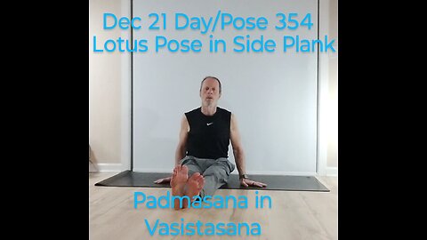 Padmasana in Vasistasana / Lotus Pose in Side Plank