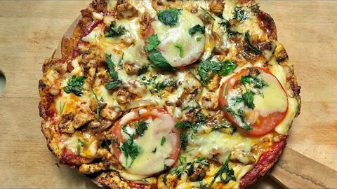 So tasty, you can’t stop eating it! Homemade BBQ Chicken Pizza easy recipe!