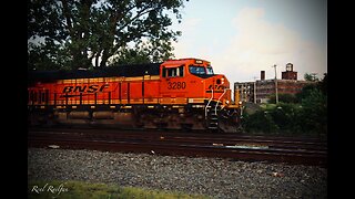 Memphis, Tennessee, USA Double BNSF Train Action