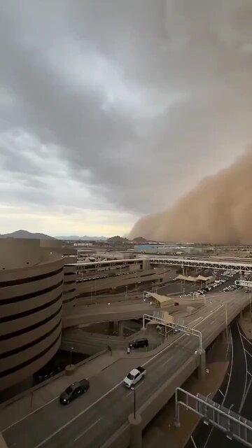 🌪 Major Sandstorm Devastates Phoenix, Arizona, 60,000 Without Power 🌪