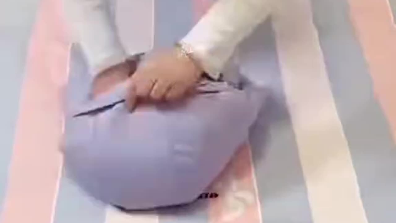 Little helpful tricks on clothes folding