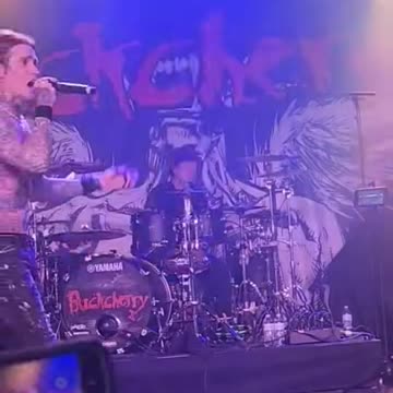Buckcherry ( live)