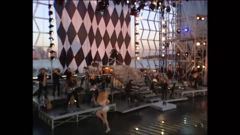 Ricky Martin - Livin' La Vida Loca (Live) _ One Night Only _ Front Row Music