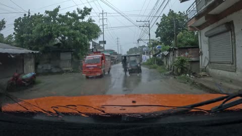 How Filipinos Turn Rainy Days Into Community Days | Life as an Expat in the Philippines