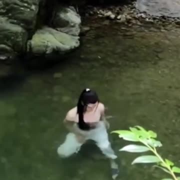 Not Scripted, Just Heartbeat—Lan Wangji’s Iconic River BTS Revealed!