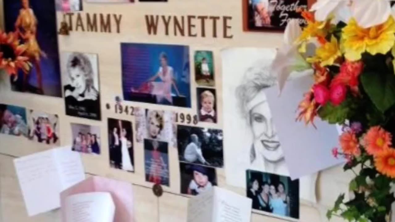 FAMOUS GRAVES - VOL. 493: TAMMY WYNETTE