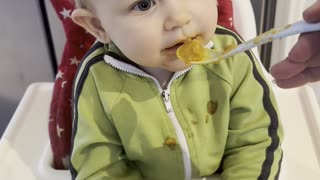 Baby Kayla Eats Messily — “Here Comes the Airplane!” 🛩️😂