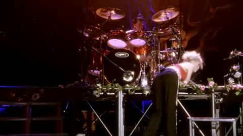 No Doubt - Just a girl (Live in tragic kingdom)