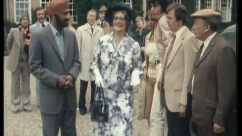 MIND YOUR LANGUAGE S02E05 - Don't Forget the Driver