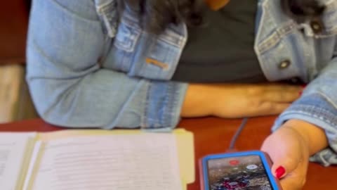 Ganadora del Televisor en 101 Latino Multiservice Tax Office