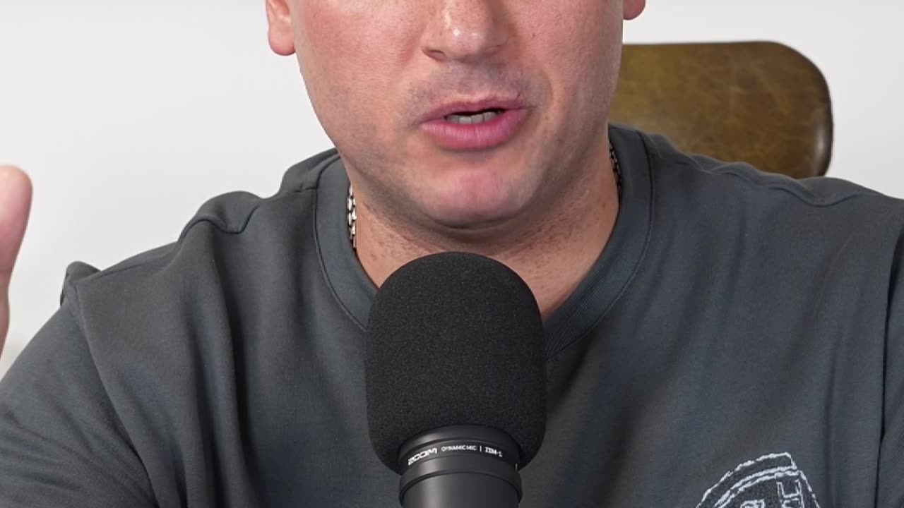 🔥 How Michael Burry Saw the 2008 Crash Coming (and Made BILLIONS Betting Against Everyone!)