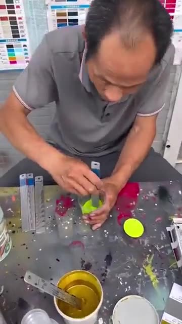 Shorts - Mixing Paint