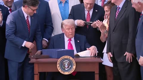 President Trump signs the Big Beautiful Bill into law 🇺🇸🇺🇸🇺🇸