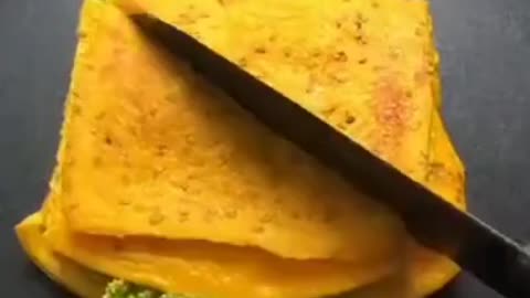 "Crispy Omelet Sandwich Hack 🍳🔥 | Viral Street Breakfast You Must Try!"