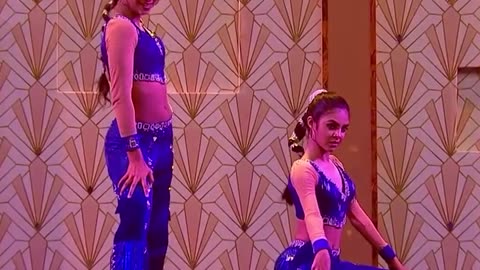 Karisma Kapoor Wonderfull Dance