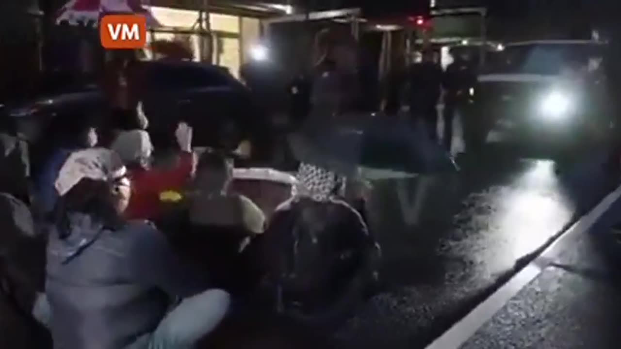 retards blocking ice deportations