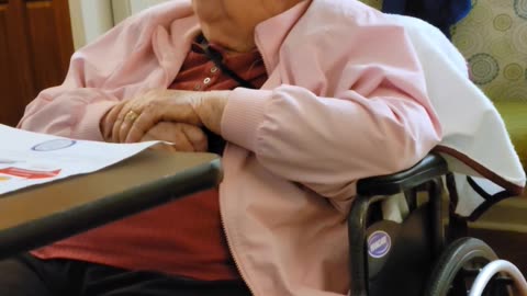 When you're 95--Mom recognizes herself on TV #grandma #funny