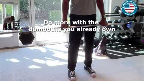🏋️‍♂️When Dumbbells Smarten Up! Trainer Uses Them for Romanian Deadlifts #dualbell
