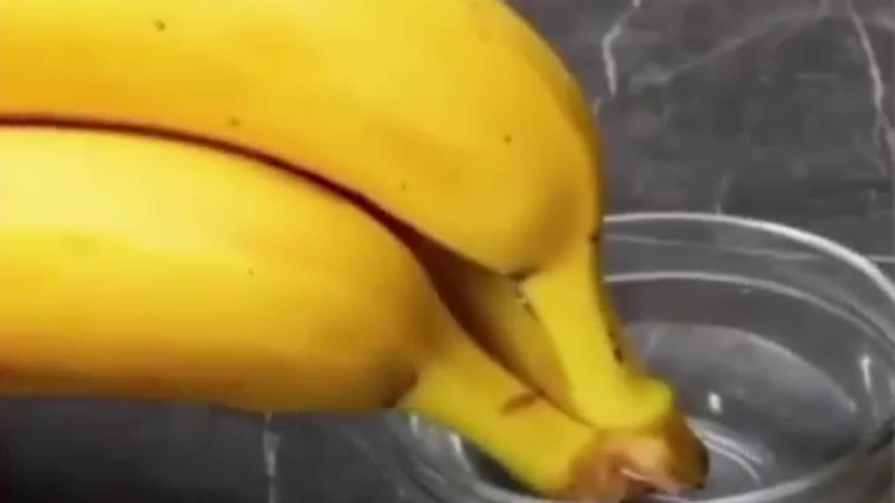 WATER Makes Bananas Last Longer