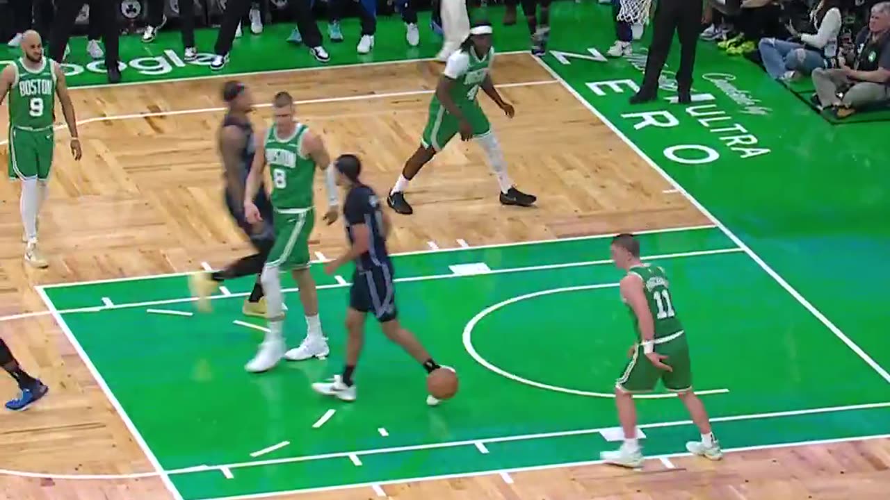 NBA - PAOLO WITH POWER 💥 Throws one down with two hands!!!