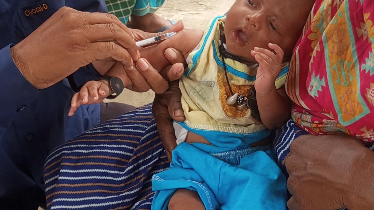 so cute baby immunization Mummant #shorts #cute #trending #injection