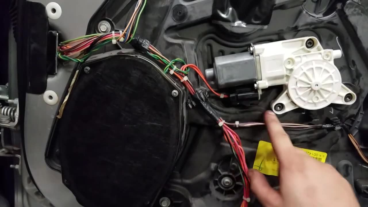 2008 Dodge Avenger window regulator replacement Part 2.