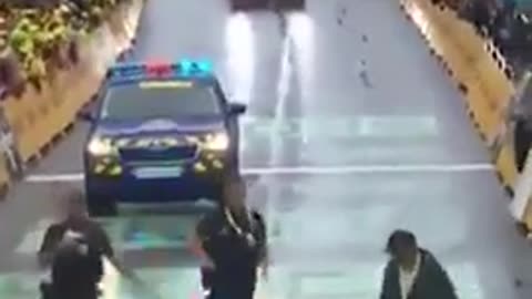 🤯🚴‍♂️ Cyclist Sneaks into Tour de France! Unbelievable Finish! | FunFM