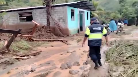 Peru floods leave families displaced after river overflow