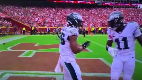 🦅Eagles RB #26 Saquon Narkley TD 🏈 14yds. 💨 