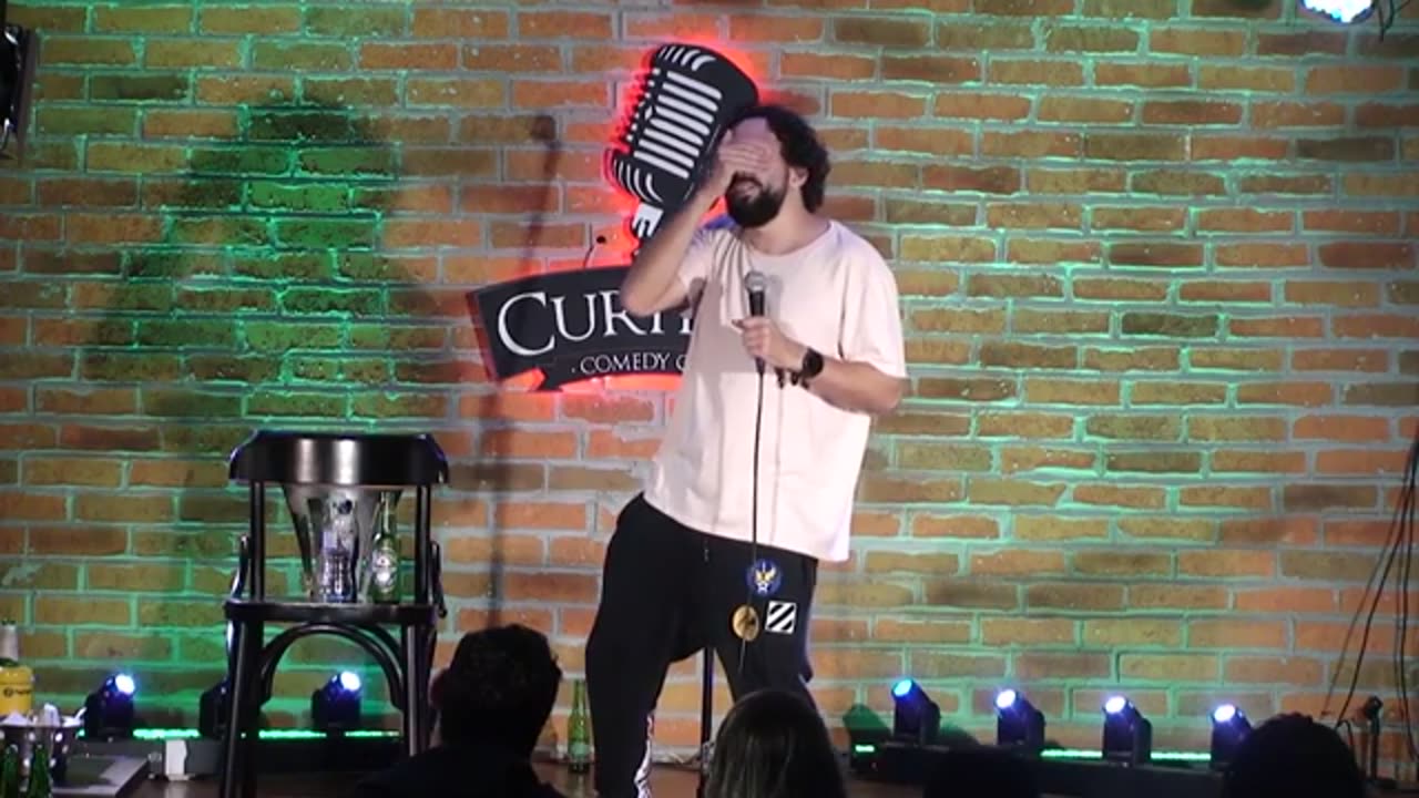 Stand UP humor Murilo Couto Brazilian