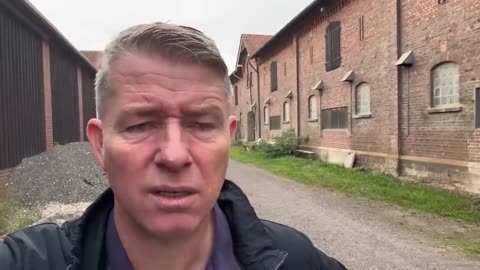 Baerbock/Habeck wieder da!🇺🇦 flüchten! Ich raste nur noch aus wie blöde wir sind 🤦