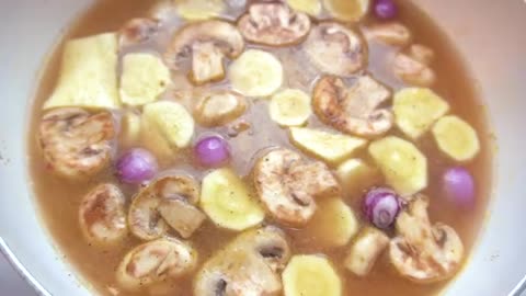 20 minutes Vegetable and Turmeric Keto Soup - keto soup recipe - keto Veggie soup